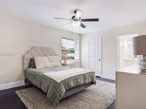 1646 Victoria Pointe Ln, Weston FL 33327