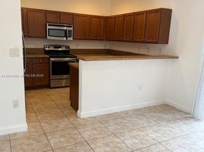 648 SE 32nd Ave 648, Homestead FL 33033