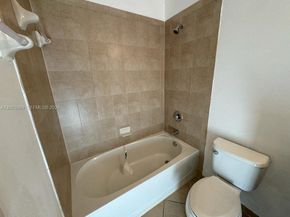 648 SE 32nd Ave 648, Homestead FL 33033