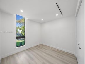 536 NW 48th ST, Miami FL 33127