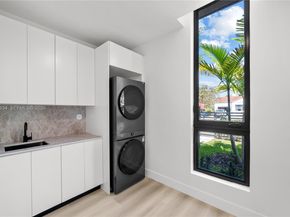 536 NW 48th ST, Miami FL 33127