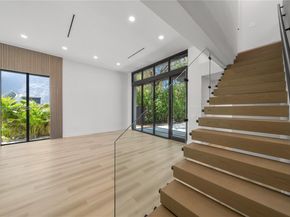536 NW 48th ST, Miami FL 33127