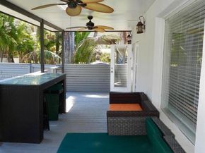 715 Hollywood Blvd, Hollywood FL 33019