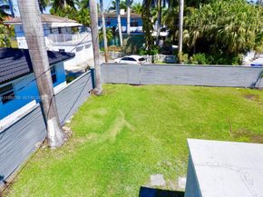 715 Hollywood Blvd, Hollywood FL 33019