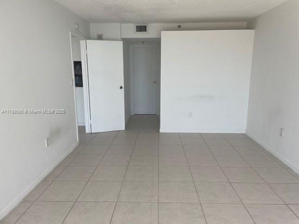555 NE 15th St 26K, Miami FL 33132