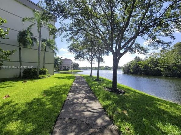 2907 S Carambola Cir S 206, Coconut Creek FL 33066