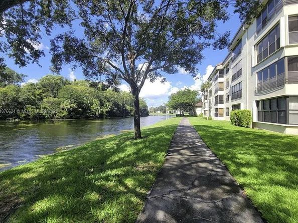 2907 S Carambola Cir S 206, Coconut Creek FL 33066