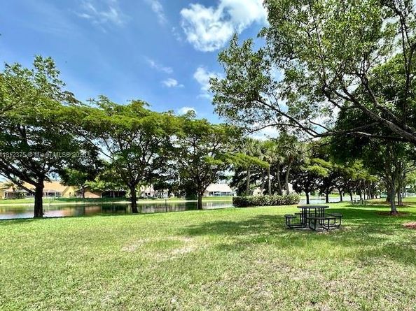 16295 NW 9th Dr, Pembroke Pines FL 33028