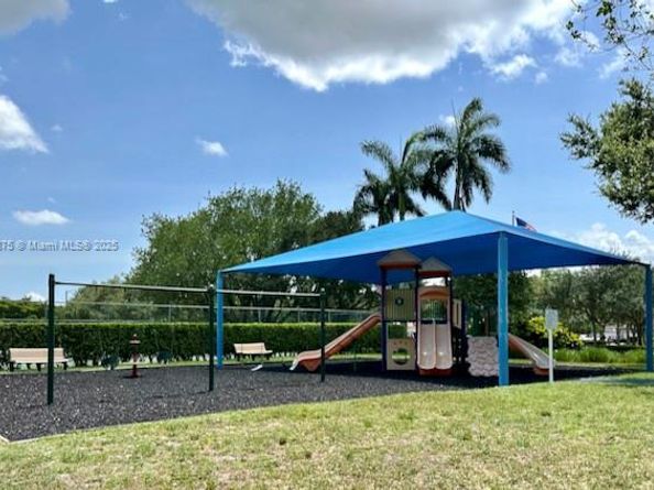 16295 NW 9th Dr, Pembroke Pines FL 33028