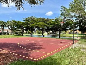 16295 NW 9th Dr, Pembroke Pines FL 33028