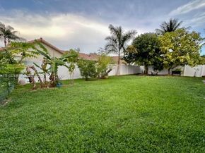 16295 NW 9th Dr, Pembroke Pines FL 33028