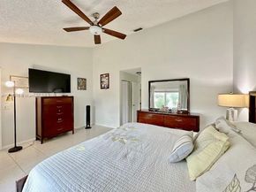16295 NW 9th Dr, Pembroke Pines FL 33028