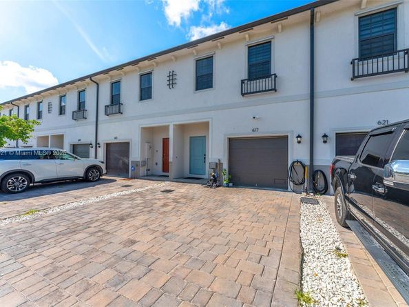 617 SW 11th St, Florida City FL 33034