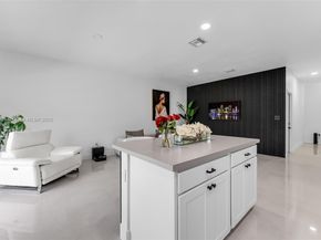 617 SW 11th St, Florida City FL 33034