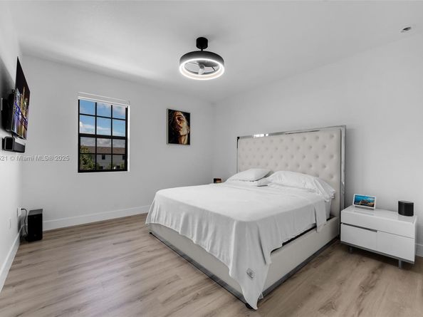 617 SW 11th St, Florida City FL 33034