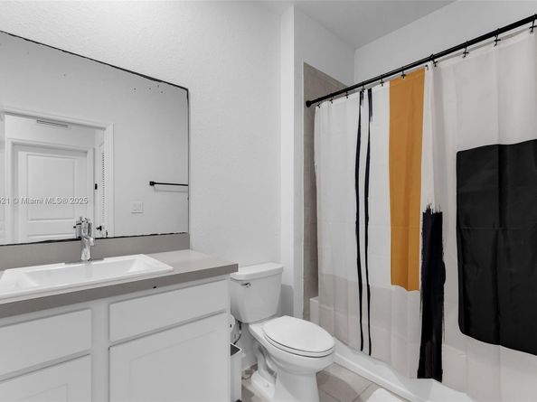 617 SW 11th St, Florida City FL 33034