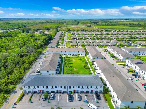 617 SW 11th St, Florida City FL 33034