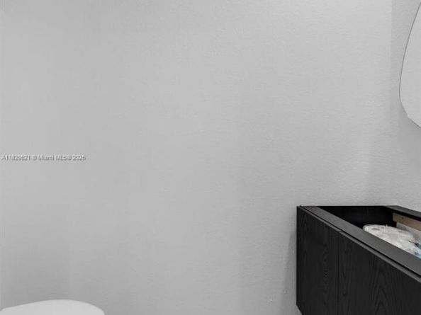 617 SW 11th St, Florida City FL 33034