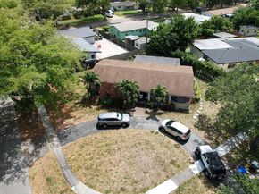 5718 Monroe St, Hollywood FL 33023