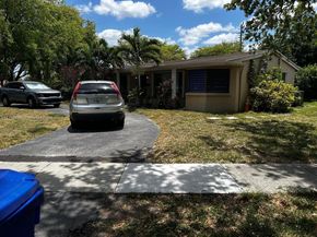 5718 Monroe St, Hollywood FL 33023