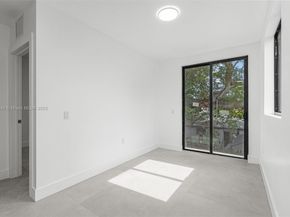 1271 NW 38th St, Miami FL 33142