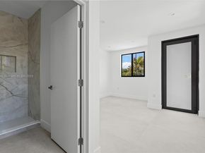 1271 NW 38th St, Miami FL 33142