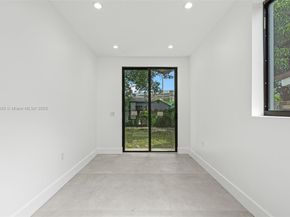 1271 NW 38th St, Miami FL 33142