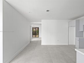 1271 NW 38th St, Miami FL 33142