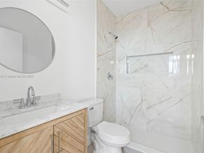 1271 NW 38th St, Miami FL 33142