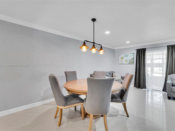 20845 NW 3rd Ct, Pembroke Pines FL 33029