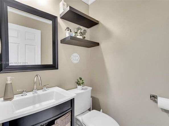 20845 NW 3rd Ct, Pembroke Pines FL 33029