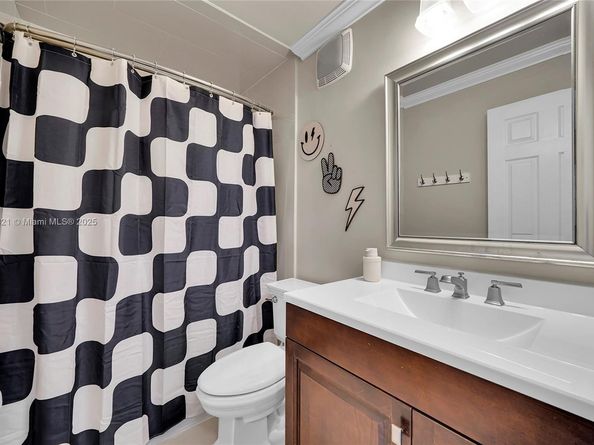 20845 NW 3rd Ct, Pembroke Pines FL 33029