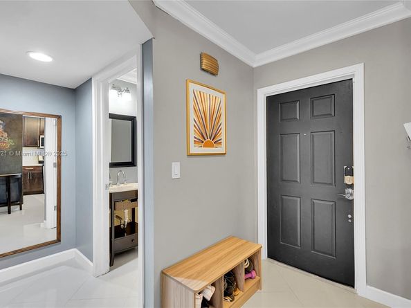 20845 NW 3rd Ct, Pembroke Pines FL 33029