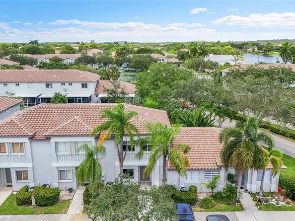 20845 NW 3rd Ct, Pembroke Pines FL 33029