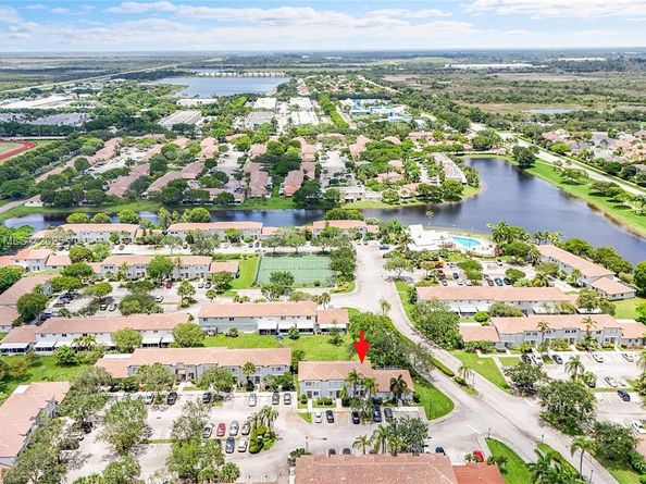 20845 NW 3rd Ct, Pembroke Pines FL 33029