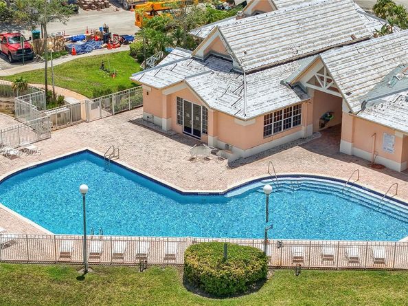 20845 NW 3rd Ct, Pembroke Pines FL 33029