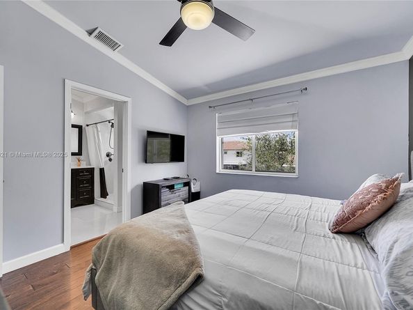 20845 NW 3rd Ct, Pembroke Pines FL 33029