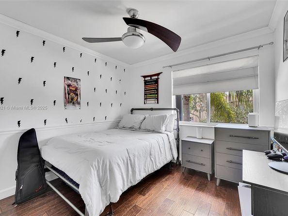 20845 NW 3rd Ct, Pembroke Pines FL 33029