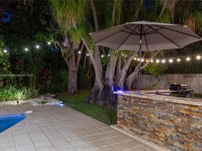 8111 SW 183rd St, Palmetto Bay FL 33157