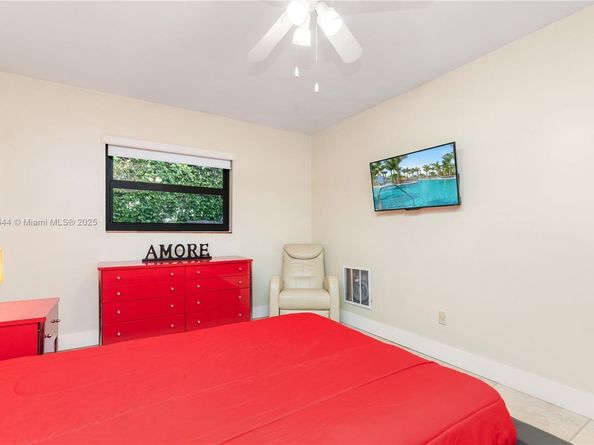 8111 SW 183rd St, Palmetto Bay FL 33157