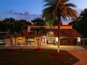 8111 SW 183rd St, Palmetto Bay FL 33157