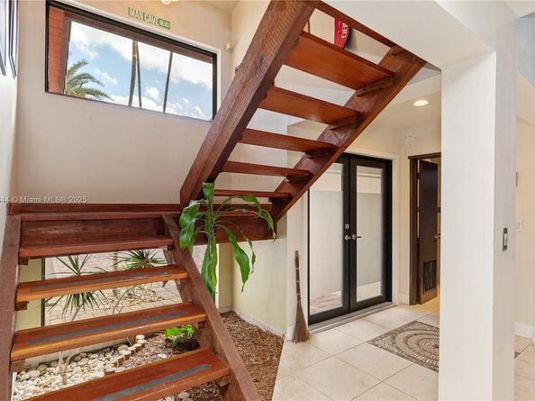 8111 SW 183rd St, Palmetto Bay FL 33157