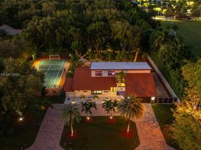 8111 SW 183rd St, Palmetto Bay FL 33157