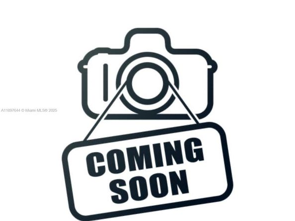 8111 SW 183rd St, Palmetto Bay FL 33157