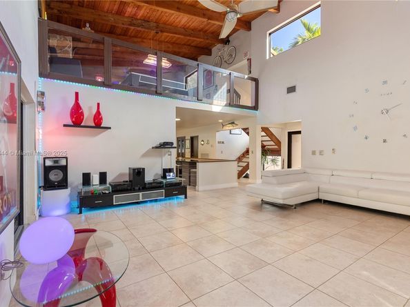 8111 SW 183rd St, Palmetto Bay FL 33157