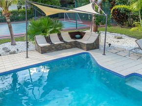 8111 SW 183rd St, Palmetto Bay FL 33157