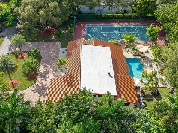 8111 SW 183rd St, Palmetto Bay FL 33157