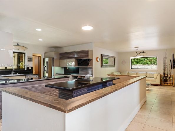 8111 SW 183rd St, Palmetto Bay FL 33157