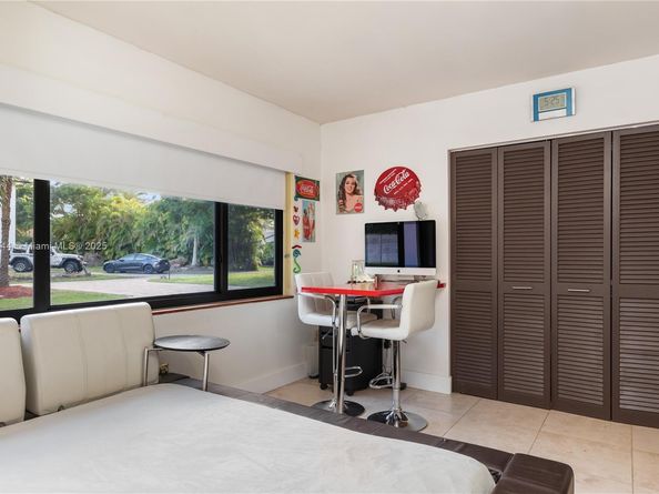 8111 SW 183rd St, Palmetto Bay FL 33157