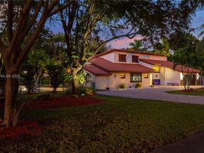 8111 SW 183rd St, Palmetto Bay FL 33157